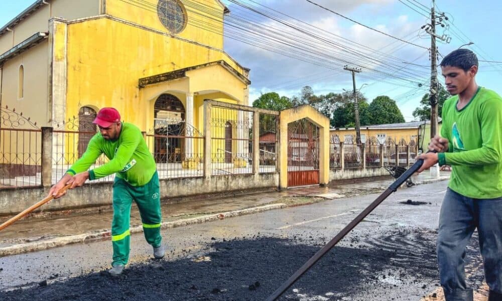 Governo do Acre investe 400 toneladas de asfalto na recuperação de ruas em Brasileia