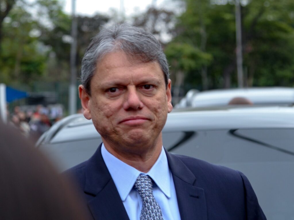 Tarifaço de Trump: Tarcísio Reúne Empresários para Avaliar Impactos Econômicos Imagem do artigo