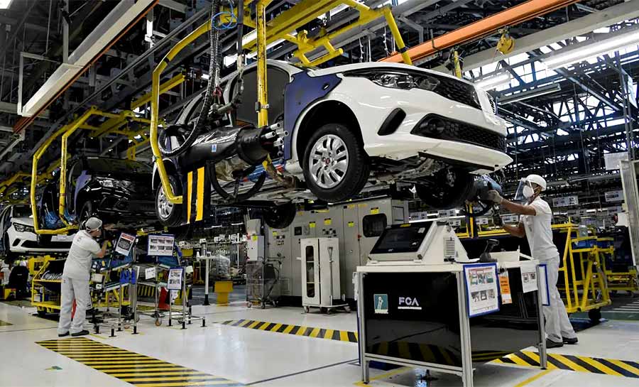 Indústria Brasileira Registra Queda de 0,5% em Maio: Entenda os Motivos da Retração Imagem do artigo