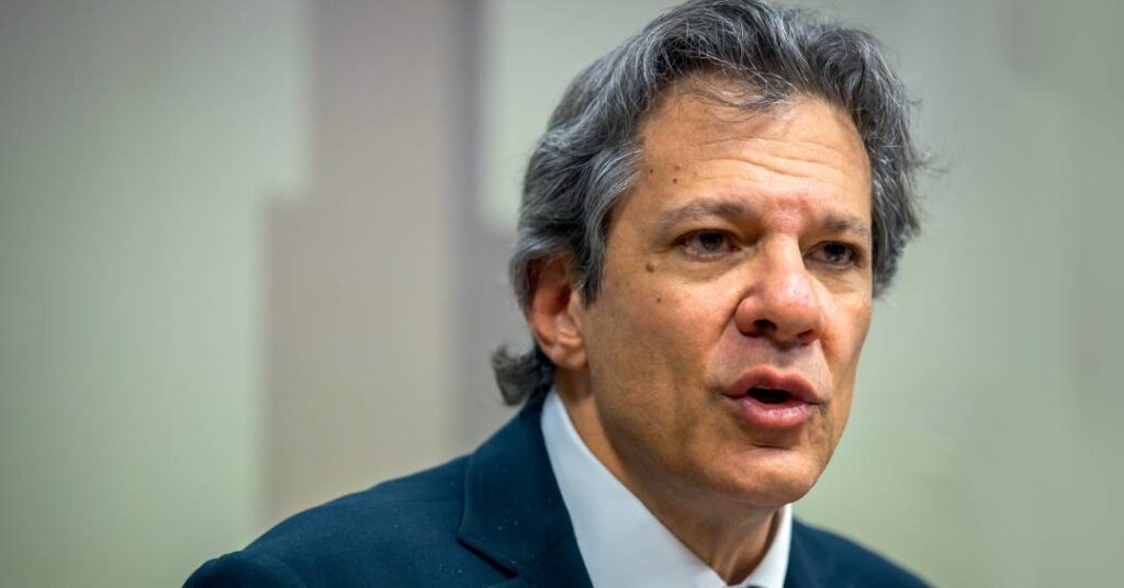 Governo Lula Opta por Aumentar Impostos ao Invés de Cortar Gastos: Uma Análise Crítica Imagem do artigo