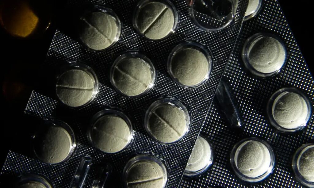 Desvio de Medicamentos no Acre: Investigação Revela Tensão na Gestão Pública