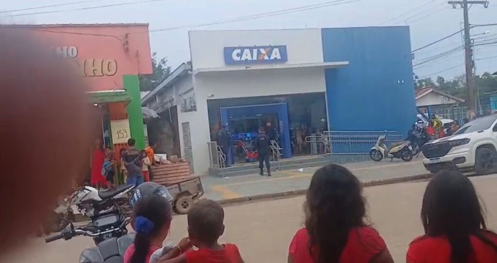 Ação Policial Controversial em Surto no Acre: Imagens Revelam Detalhes Ação Policial Controversial em Surto no Acre: Imagens Revelam Detalhes