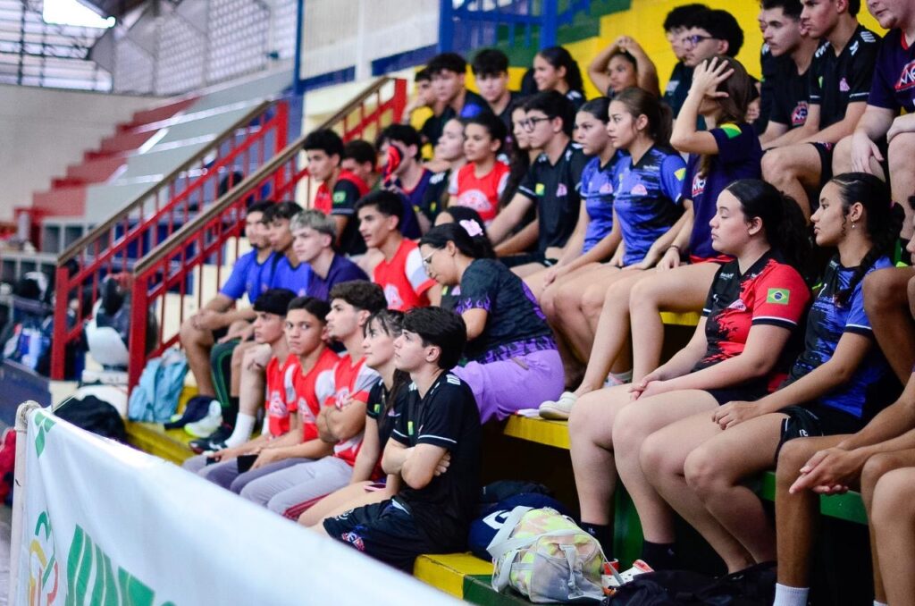 Juntos Pelo Acre: Campeonatos de Handebol e Futsal no Colégio Meta e Escola Henrique Lima