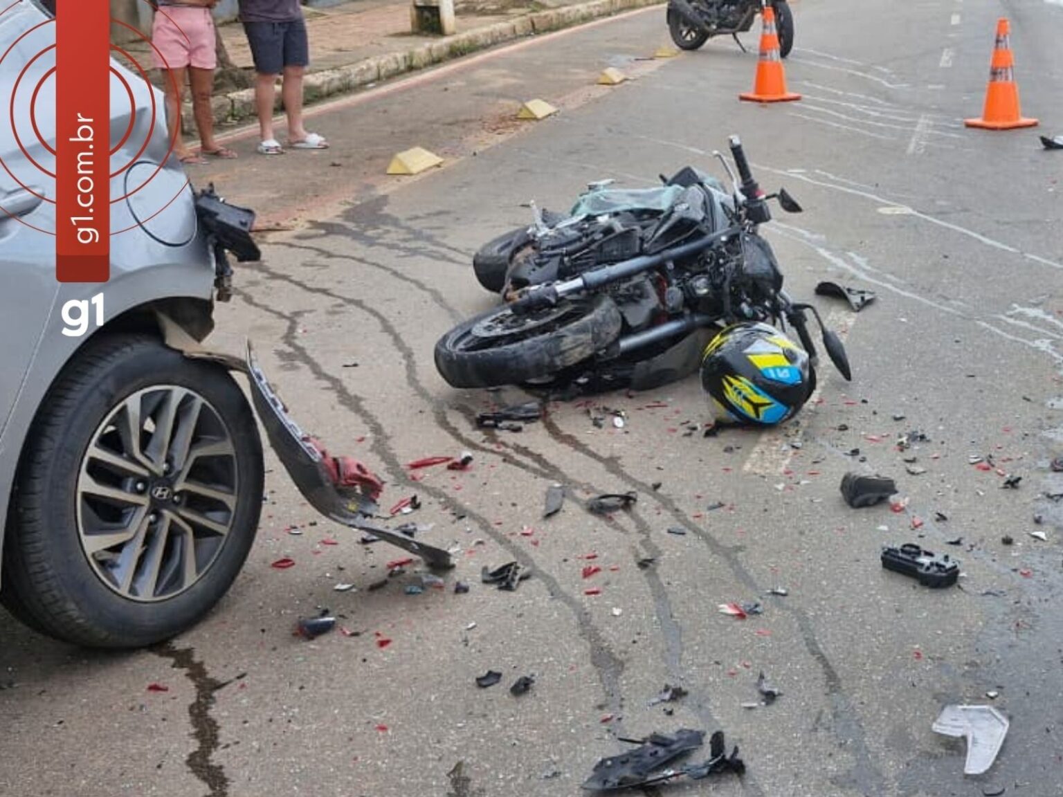 Motociclista em Estado Grave Após Colisão com Carro Estacionado em Rio Branco Motociclista em Estado Grave Após Colisão com Carro Estacionado em Rio Branco