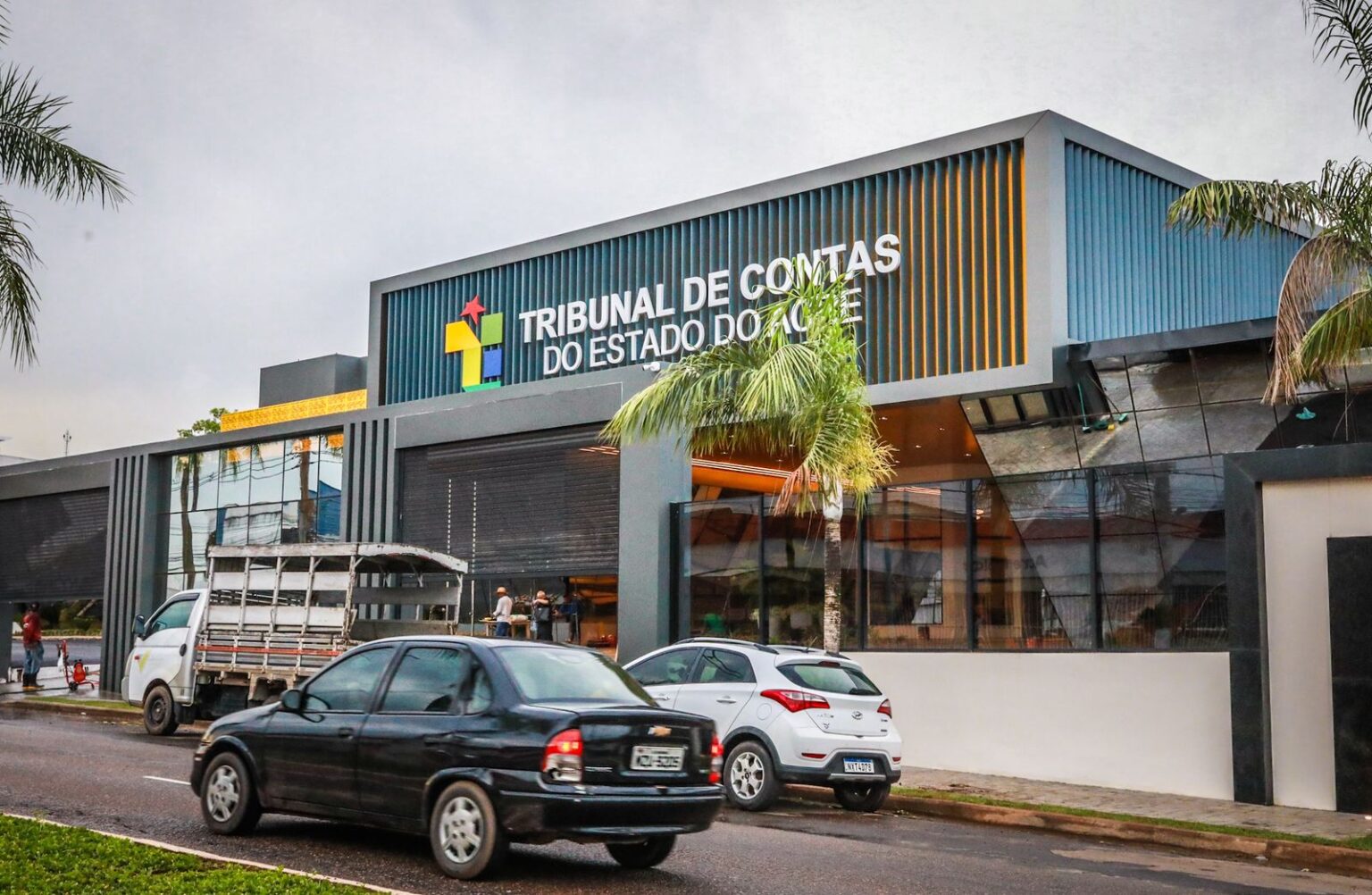 TCE Concede Efeito Suspensivo e Suspende Multa a Pregoeira da PM do Acre