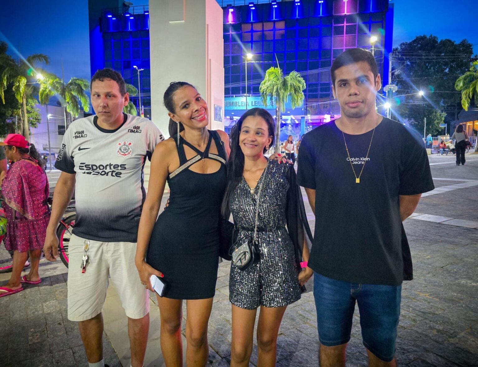 Fãs Vibram: Esperança e Emoção no Show de Tierry em Rio Branco