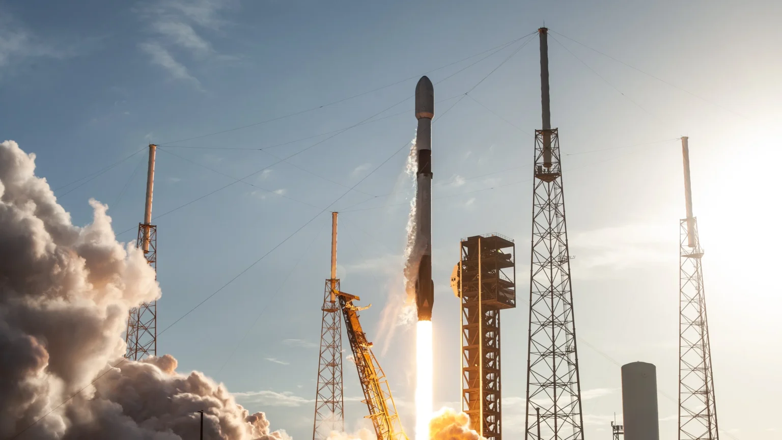 SpaceX prepara novo voo da Starship com 20 satélites Starlink em teste crucial
