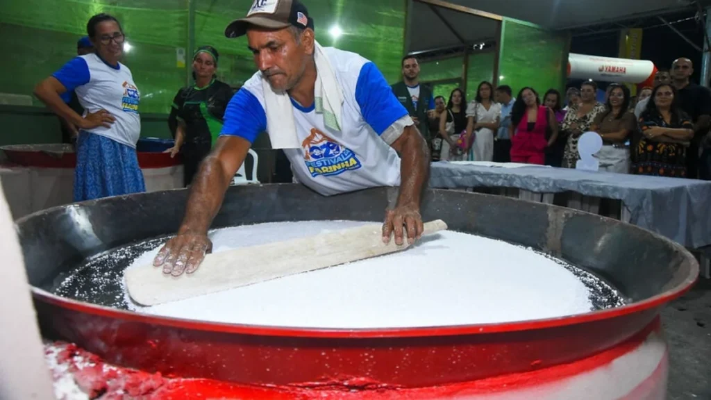 Tapioca Gigante de Cruzeiro do Sul Conquista Concurso no Festival da Farinha Tapioca Gigante de Cruzeiro do Sul Conquista Concurso no Festival da Farinha
