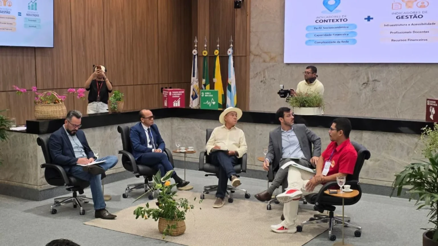 Candidatos ao governo do Acre debatem saúde, educação e clima em encontro no TCE