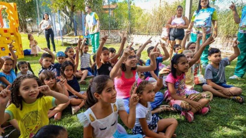 Acre tem quase 300 mil crianças e adolescentes: um olhar sobre o futuro entre floresta e tecnologia