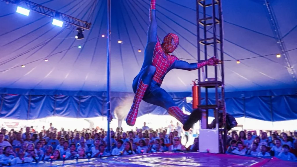 Prefeitura de Rio Branco leva magia do circo para 1.279 alunos da rede municipal