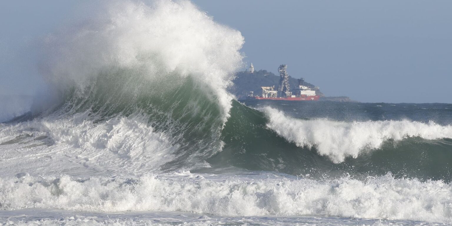 Alerta de Ressaca para o Litoral do Rio de Janeiro no Réveillon