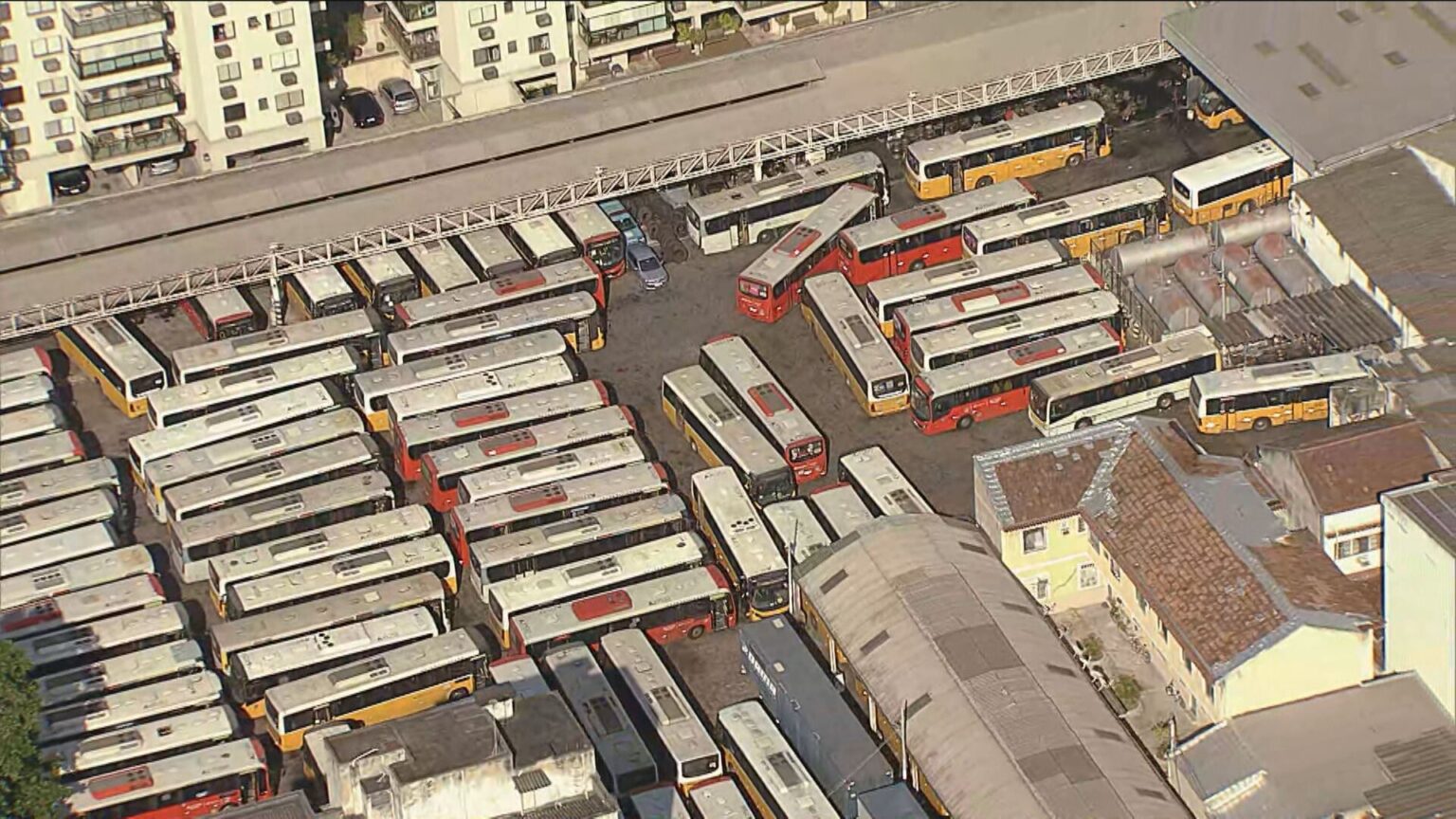 Ônibus da Real e Vila Isabel Paralisam por Falta de Combustível no Rio de Janeiro
