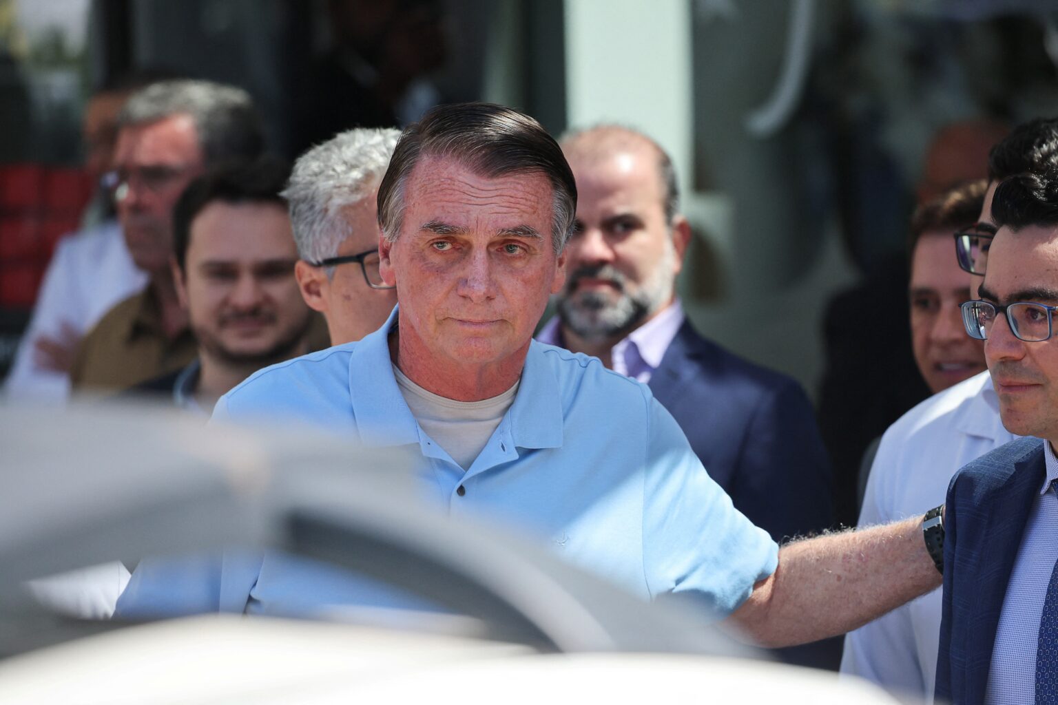 Defesa Solicita Internação de Bolsonaro Até Decisão Sobre Prisão Domiciliar