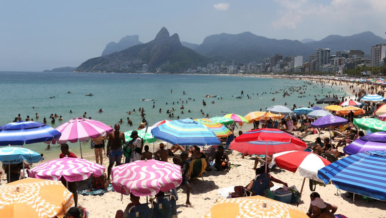 Descubra 2026: Tradição, Sol e Fé no Calendário Turístico Brasileiro
