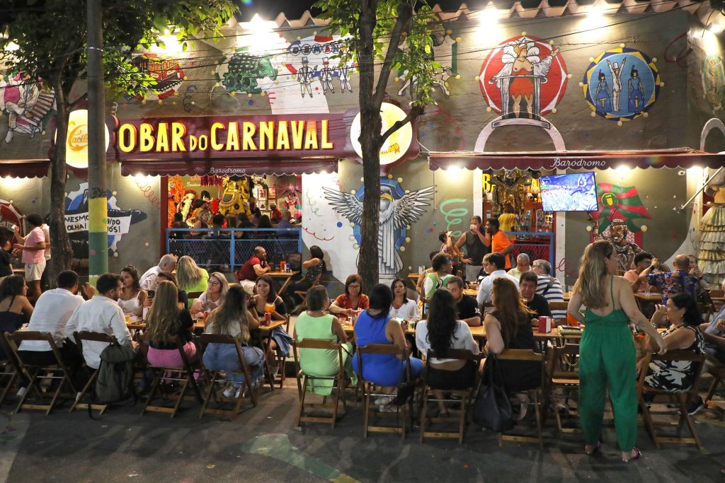 Expectativa em Alta: 85% dos Bares e Restaurantes no RJ Preveem Crescimento Durante o Carnaval