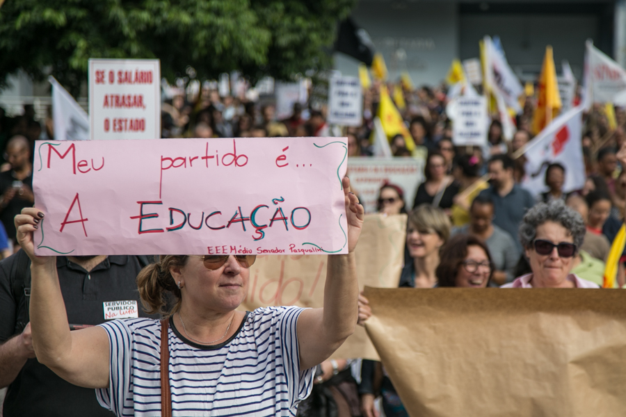 O Desaparecimento das Mobilizações pela Educação Pública: Uma Reflexão Necessária