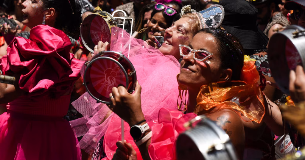 CARNAVAL 2026 NO RIO: 452 BLOCOS E MUITA FOLIA PELA CIDADE