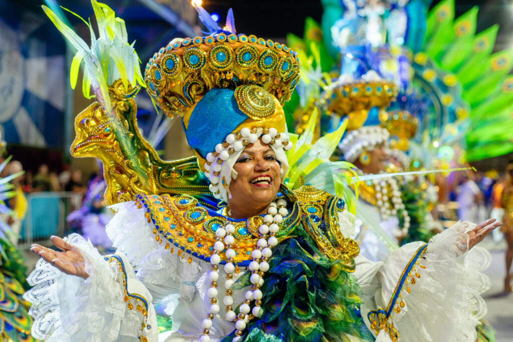Carnaval de Avenida 2026: Tudo sobre Desfiles, Escolas e Experiências Imperdíveis