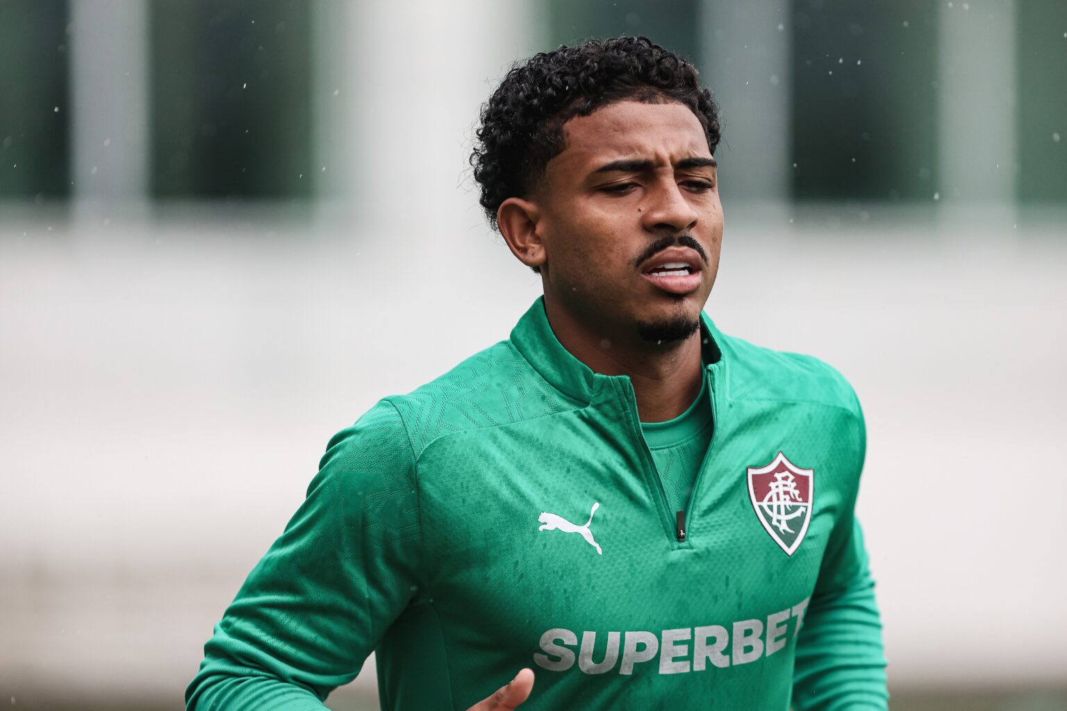Fluminense Busca Centroavante: Saídas de Jogadores Aumentam Urgência por Denis Bouanga Fluminense Busca Centroavante: Saídas de Jogadores Aumentam Urgência por Denis Bouanga