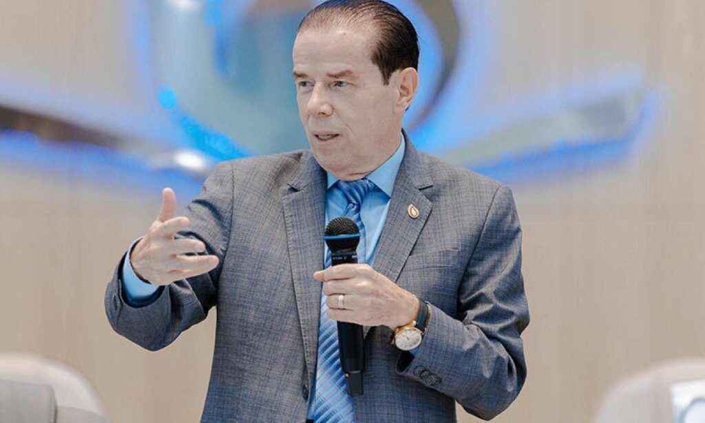Pastor Ameaça Comunidade com Câncer: 'Vamos Orar' | Polêmica nas Escolas de Samba