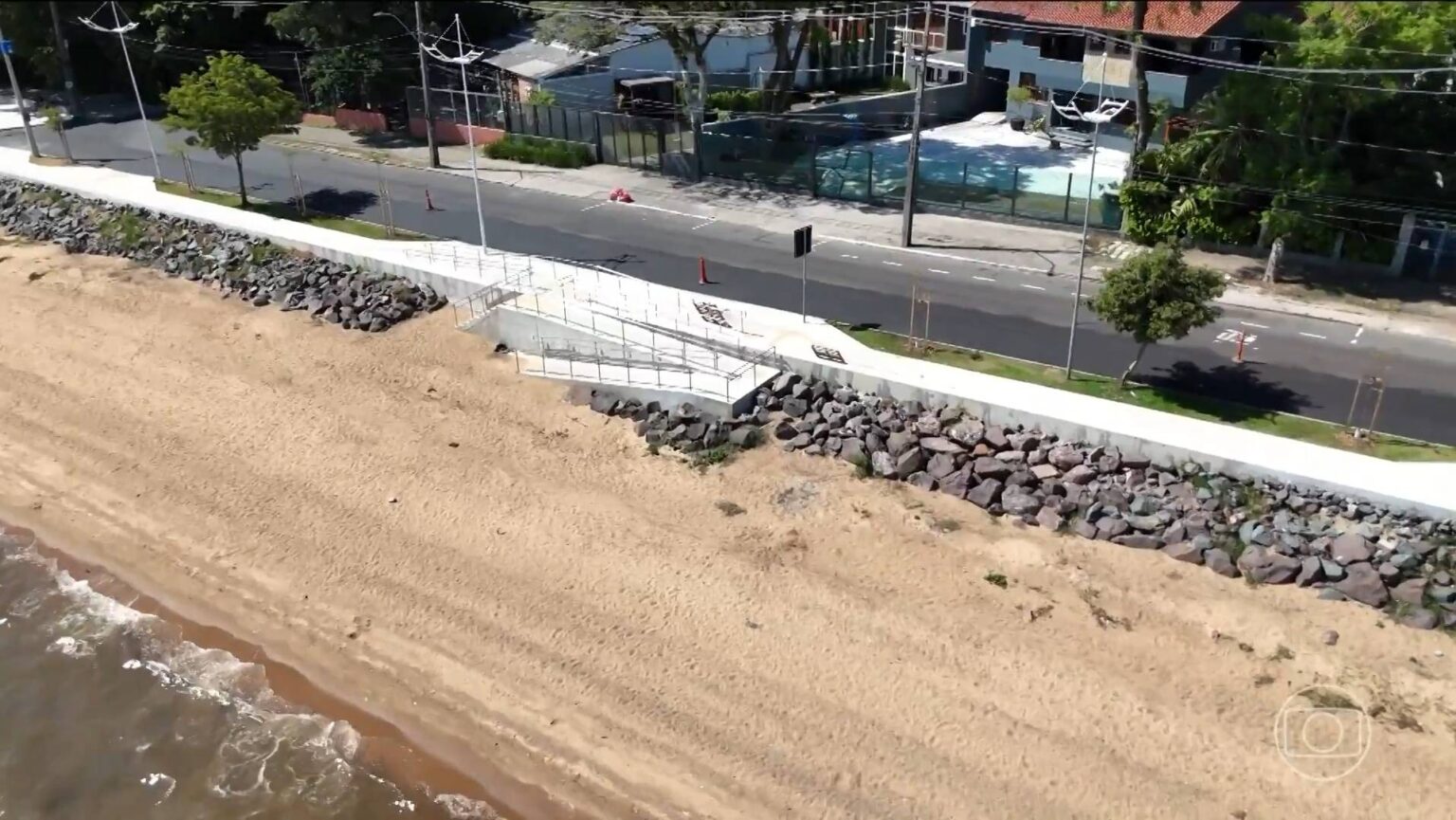 Revitalização da Orla de Porto Alegre: Desafios e Esperanças para o Futuro Revitalização da Orla de Porto Alegre: Desafios e Esperanças para o Futuro