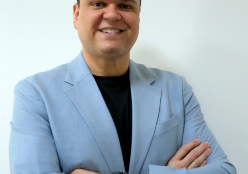 Roney Louvain: A Conexão entre Beleza e Saúde em Rinoplastia
