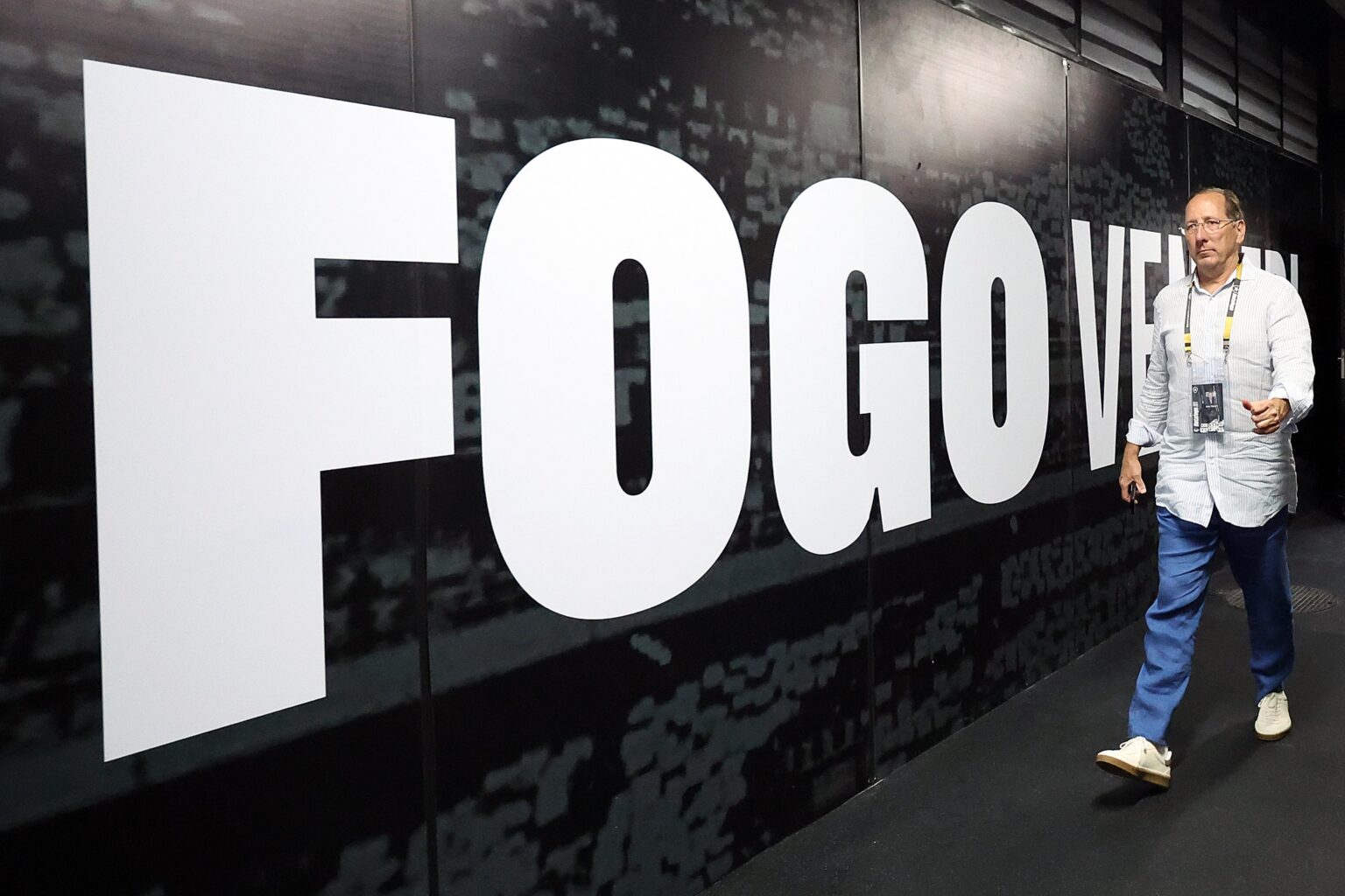Botafogo e Lyon: Entenda a Polêmica das Transferências e a Estratégia de Caixa Compartilhado