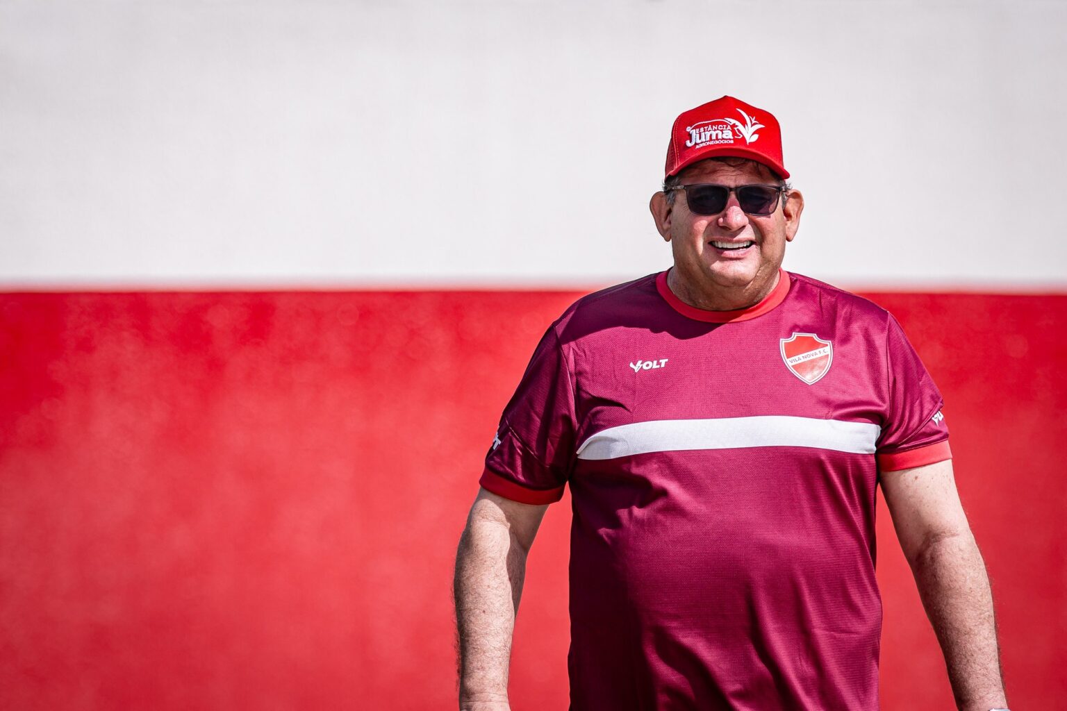 Guto Ferreira: Em Busca do Sexto Acesso, Técnico Ironiza Soluções Estrangeiras no Futebol Brasileiro Guto Ferreira: Em Busca do Sexto Acesso, Técnico Ironiza Soluções Estrangeiras no Futebol Brasileiro