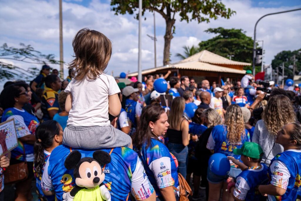 Caminhada pela Conscientização do Autismo Reúne Famílias na Ilha do Governador
