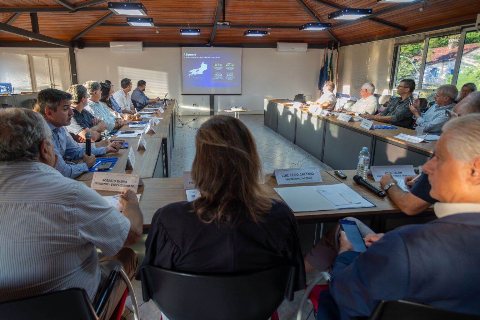 Desafios e Oportunidades para a Economia em Petrópolis e Teresópolis