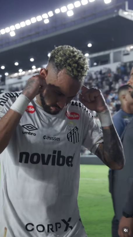 Neymar Justifica Gesto Após Derrota do Santos: ‘Não tem como Aguentar’ Neymar Justifica Gesto Após Derrota do Santos: 'Não tem como Aguentar'
