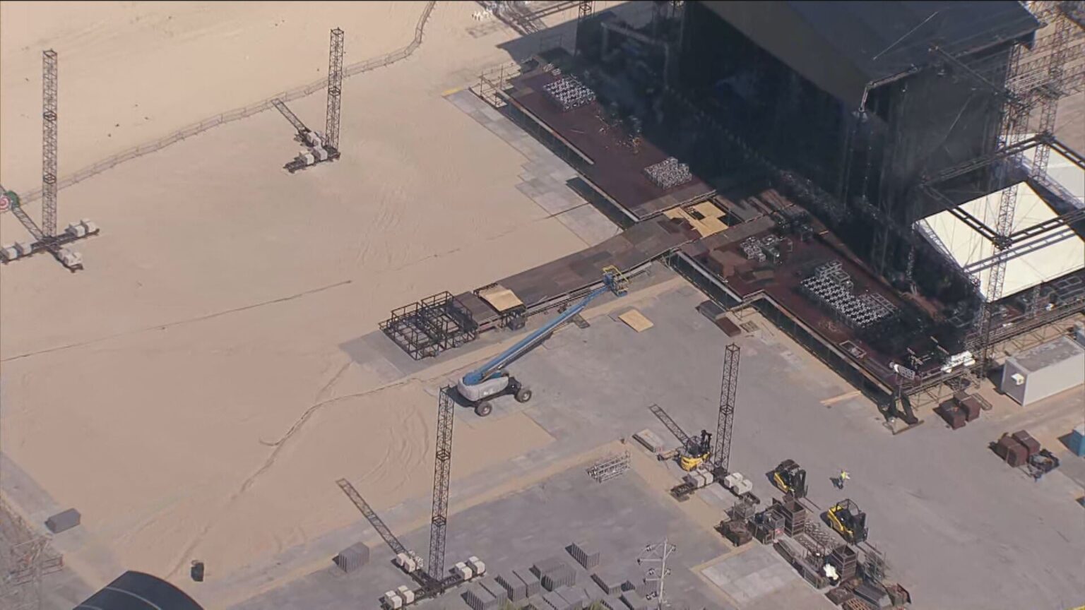 Palco de Shakira em Copacabana: Estrutura Gigante para um Show Imperdível