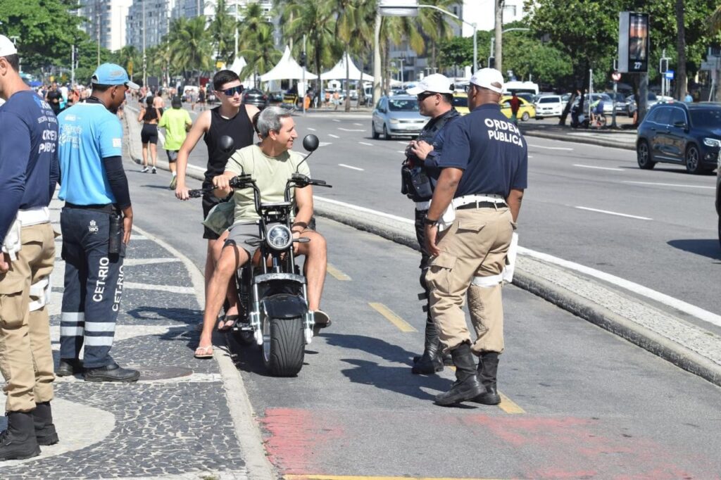Prefeitura do Rio Orienta Quase 2 Mil Pessoas em Ações com Ciclomotores e Bicicletas Elétricas Prefeitura do Rio Orienta Quase 2 Mil Pessoas em Ações com Ciclomotores e Bicicletas Elétricas