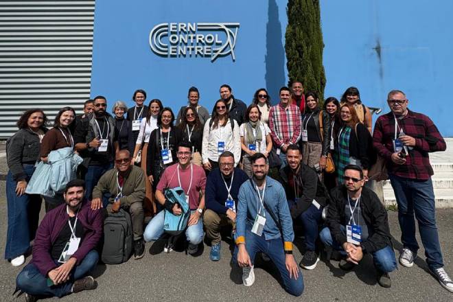 Professores Brasileiros do Ensino Médio Participam de Imersão no CERN sob Coordenação de Pesquisadora da Unesp Professores Brasileiros do Ensino Médio Participam de Imersão no CERN sob Coordenação de Pesquisador
