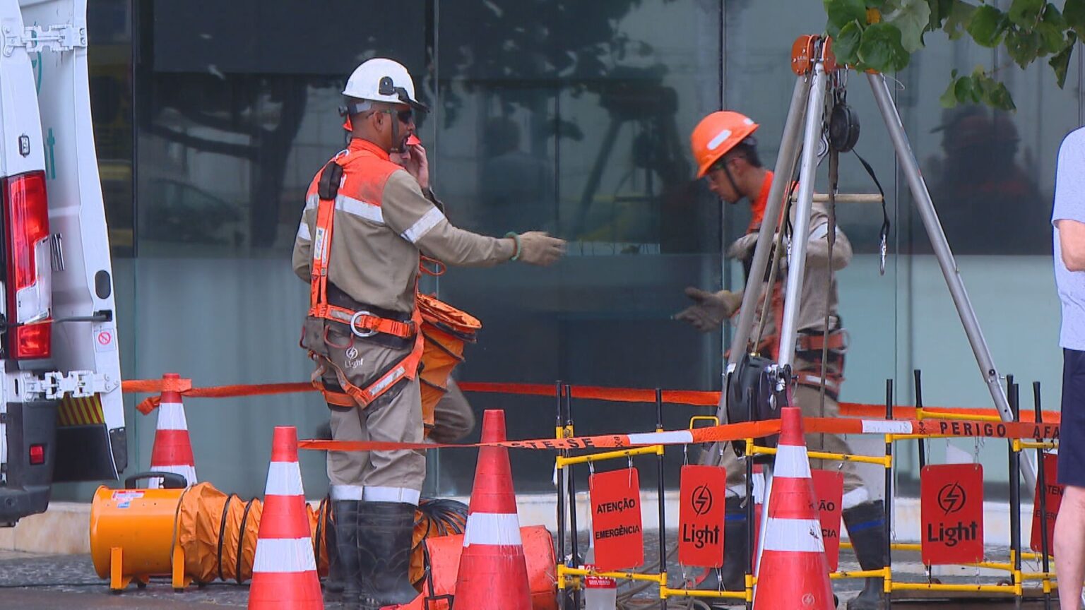 TCU Aprova Renovação da Concessão da Light no Rio de Janeiro: O Que Isso Significa? TCU Aprova Renovação da Concessão da Light no Rio de Janeiro: O Que Isso Significa?