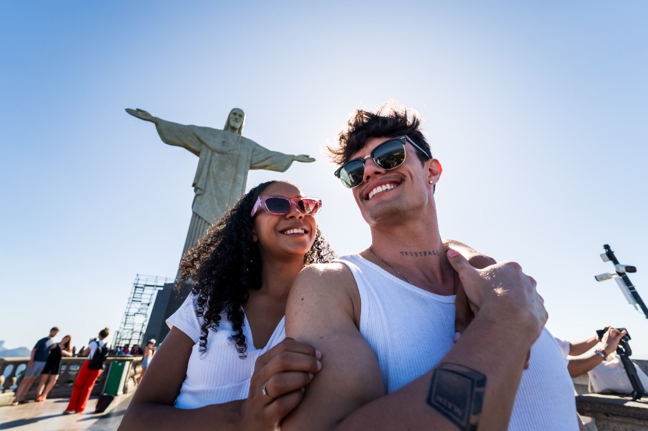 Rio de Janeiro se Prepara para Receber Shakira: Descubra Experiências Imperdíveis com C2Rio Tours &