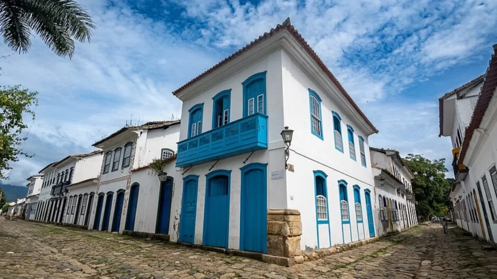 Roteiro Histórico para o Feriado de 7 de Setembro em Petrópolis e Paraty: Explore o Patrimônio do Ri