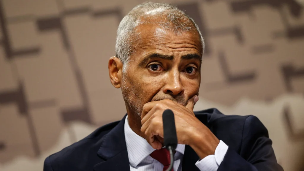 Romário deixa PL e anuncia apoio a Eduardo Paes para governo do RJ