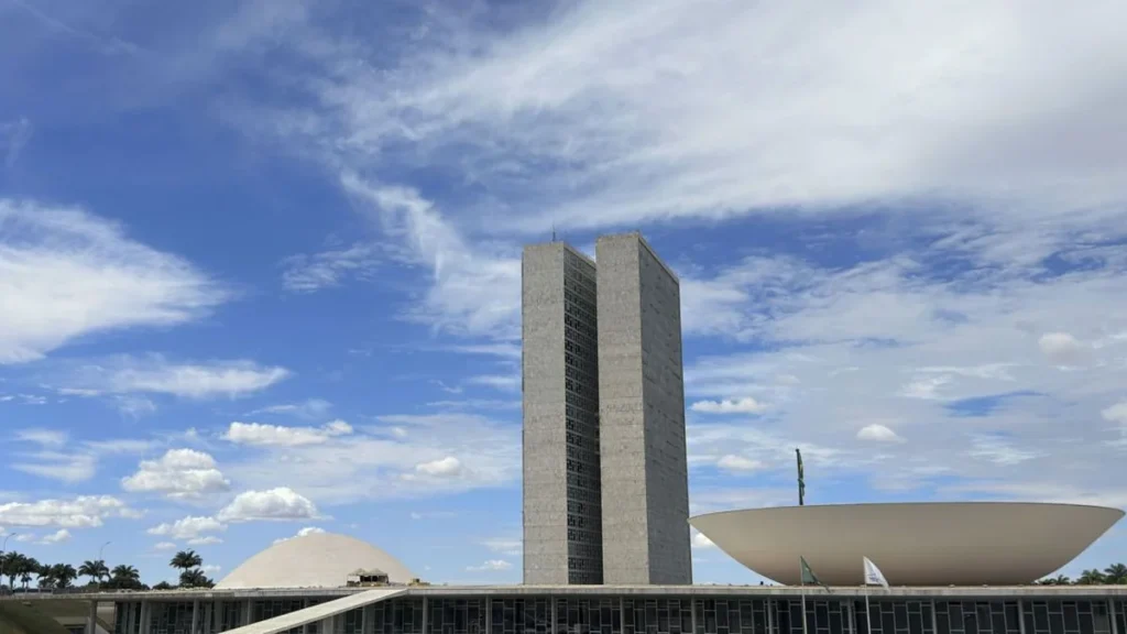 Congresso retoma atividades com ritmo lento e pauta limitada pela eleição