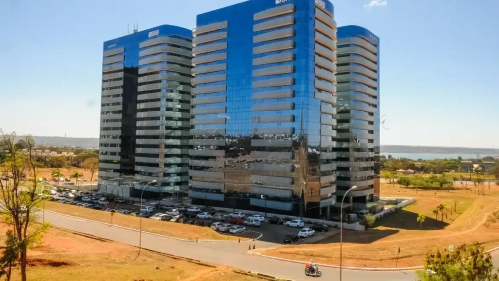 Crise do BRB domina debate ao governo do DF e expõe desafios financeiros