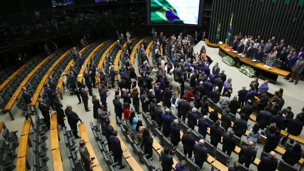 Salário-mínimo em R$ 1.717 para 2027 depende da aprovação da LDO no Congresso