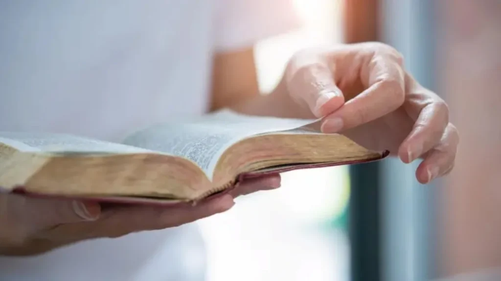 Eleições 2026: 404 candidatos apostam em títulos religiosos para se destacar nas urnas