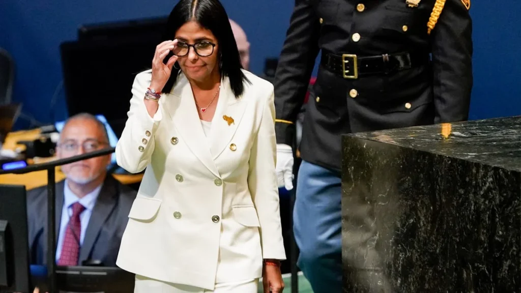 Trump confirma diálogo com Delcy sobre eleições na Venezuela e destaca desafios institucionais