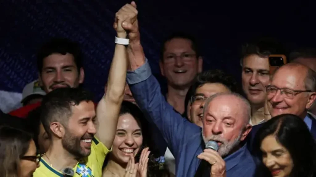 Como Janones Construíu um Exército Digital na Campanha de Lula e Seu Papel no Governo