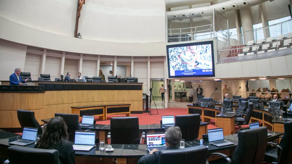 Fiscalização de Obras e Eleições Dominam Debates na Assembleia Legislativa de Santa Catarina Fiscalização de Obras e Eleições Dominam Debates na Assembleia Legislativa de Santa Catarina