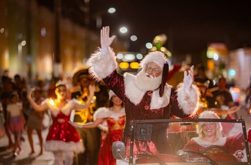 Desfile Natalino Marca o Encerramento do Natal de Todos Nós na Orla de Maceió