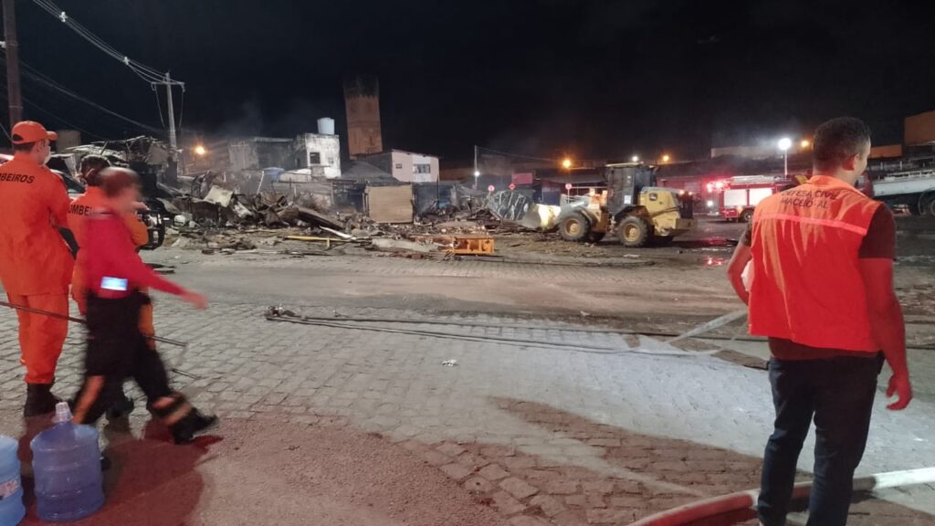 Incêndio Devasta Mercado da Produção em Maceió; Veja o Vídeo do Incidente Incêndio Devasta Mercado da Produção em Maceió; Veja o Vídeo do Incidente