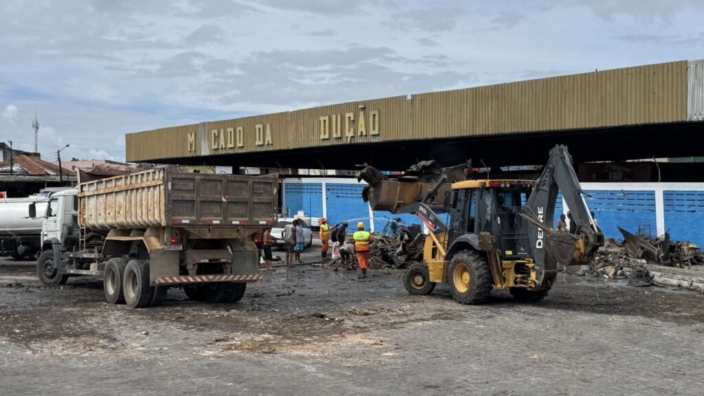 Prefeitura de Maceió Intensifica Ações para Minimizar Danos de Incêndio no Mercado da Produção