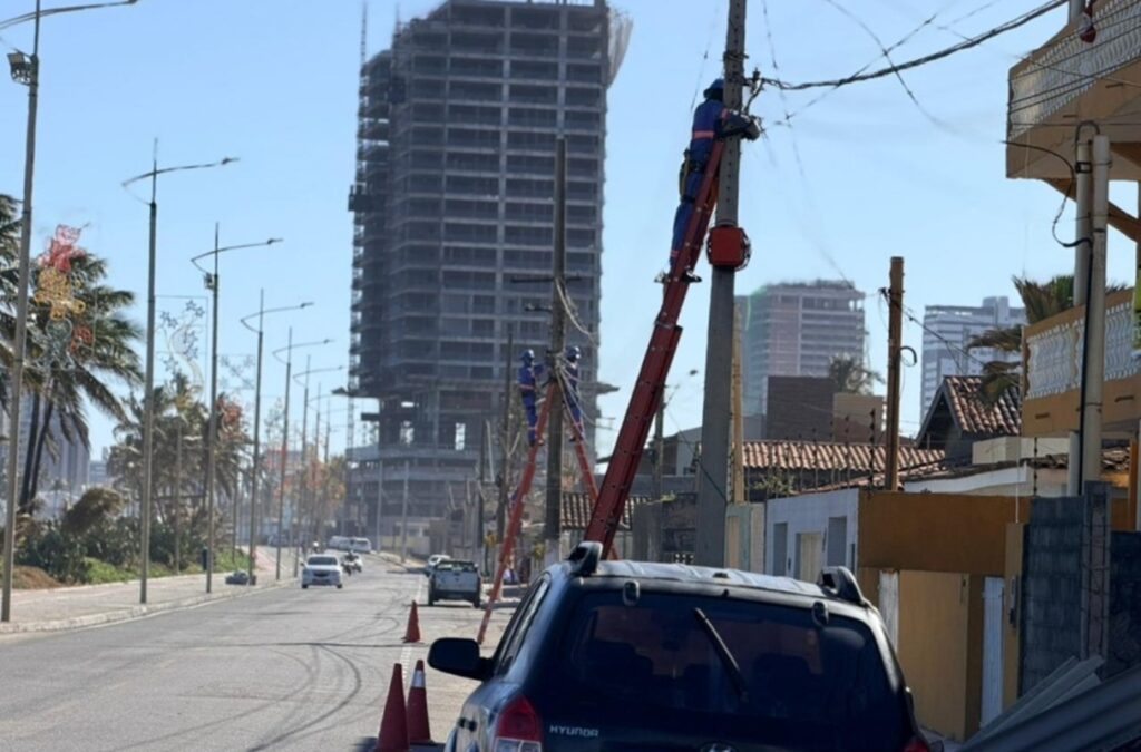 Retirada de Fios em Desuso: Ação da Prefeitura de Maceió Avança pela Orla de Cruz das Almas e Jacare